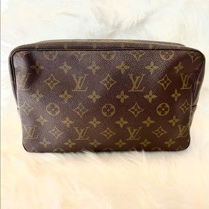 Authentic Louis Vuitton Trousse 28 Toiletry Bag